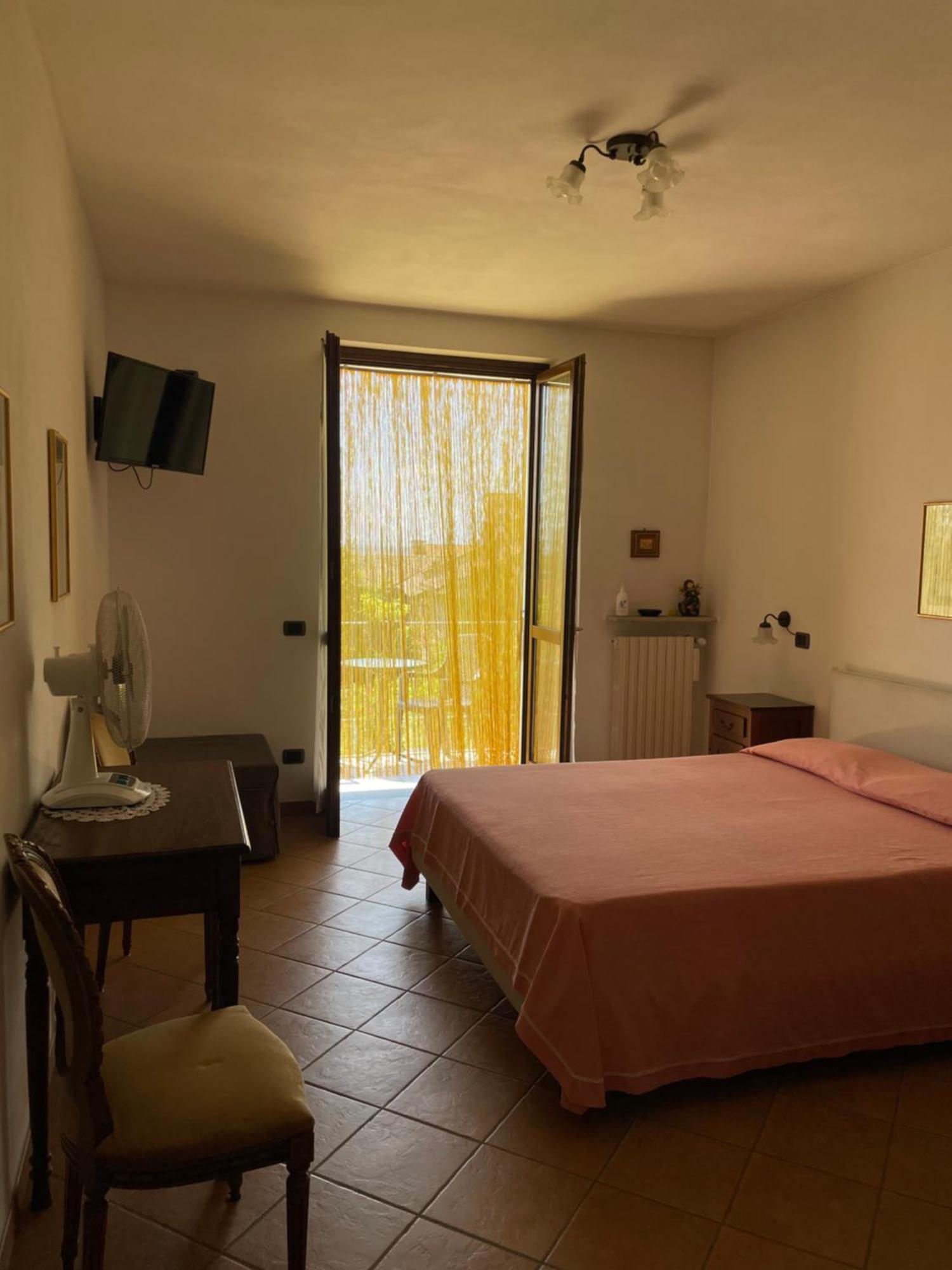 Agriturismo Le Viole Бароло Экстерьер фото